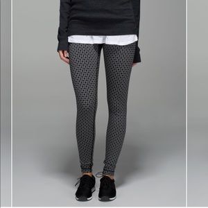 Wunder Under Lululemon Pants 28”